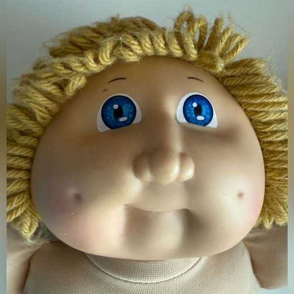 Vintage Cabbage Patch Kids Doll with Butterscotch Hair and Blue Eyes - Picture 5 of 13